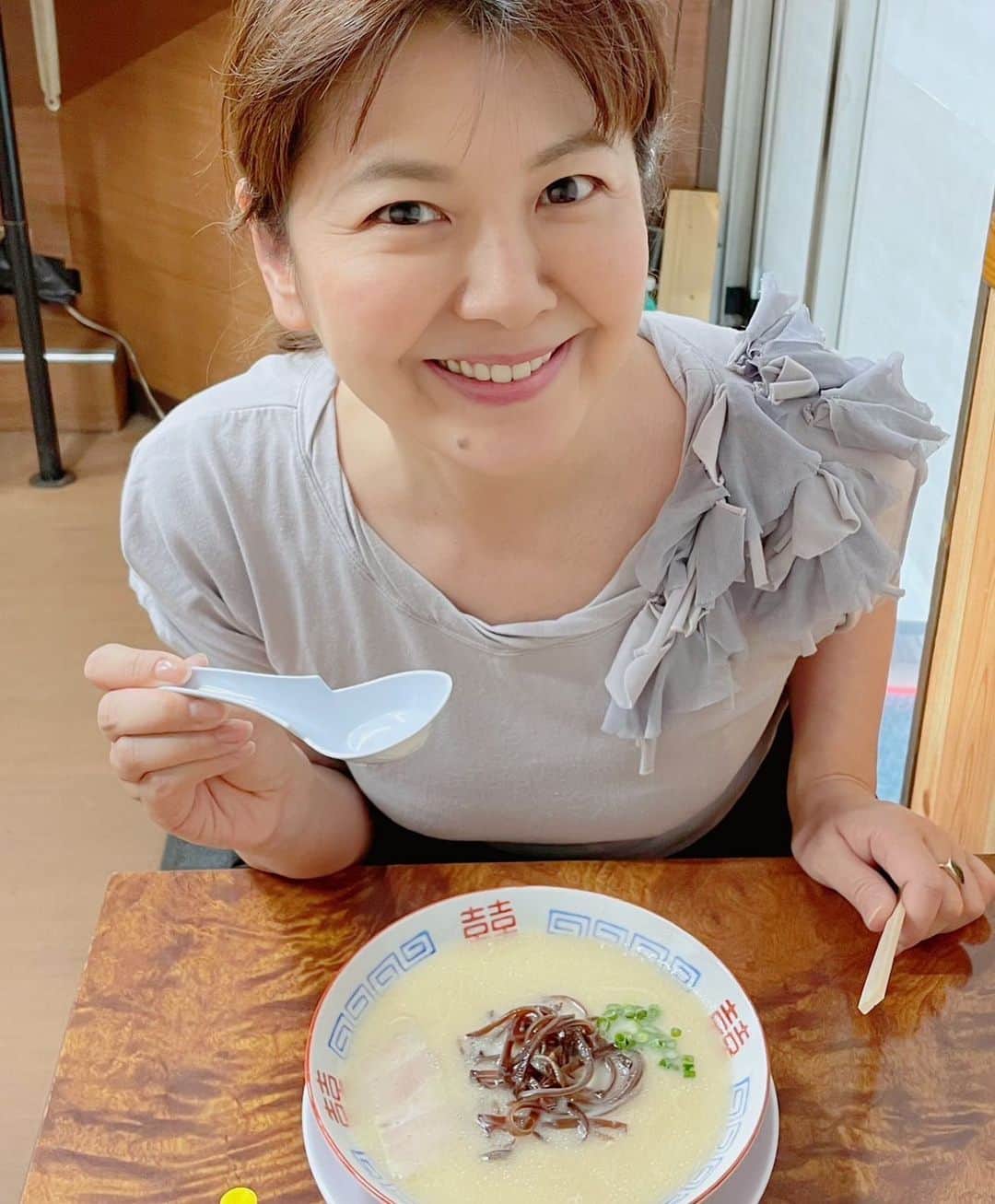 南野陽子さんのインスタグラム写真 - (南野陽子Instagram)「残暑と言っても、まだまだ厳しいですが…💦 皆さま、ご自愛くださいね😊 　　　　　　　　　　  📺NHK『ハートネットTV 私のリカバリー』 「父が教えてくれたこと 南野陽子」 8月28日(月)20:00〜20:30  📺テレビ朝日『仮面ライダーガッチャード』 新番組9月3日(日)9:00〜9:30 【一ノ瀬珠美 役】  📺BS朝日『そこに山があるから』 毎週水曜日22:30〜22:54  🎙舞鶴赤れんがライブ&楽曲贈呈式 『飛揚-Hiyoh- 〜再会の似合うまち舞鶴〜』 9月2日(土)17:30〜開場　18:30〜開演 赤れんが博物館前庭広場 (雨天時：舞鶴市総合文化会館) https://www.city.maizuru.kyoto.jp/kyouiku/0000011394.html  📻 文化放送『須田慎一郎 南野陽子の 誰にもわかる"経済学"』 毎週土曜日 17:30～ 17:45  💿『南野陽子SUPER HIT』主要高速道路サービスエリアにて販売中 ¥2,096(税込)  📖集英社　南野陽子写真集『FLOWERS Another edition』週プレグラジャパン！ほか主要電子書店にて販売中  #8月 #ハートネットTV #そこに山があるから #仮面ライダーガッチャード #ライブ #京都舞鶴市 #南野陽子SUPER HIT #集英社 #FLOWERS Another edition #ラジオ #nanno #南野陽子」8月23日 17時27分 - yokominamino__