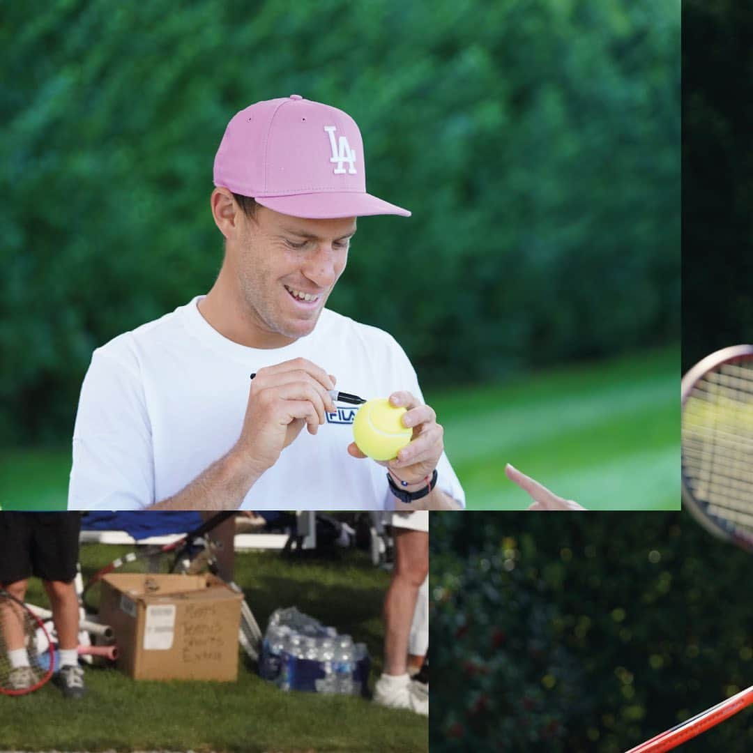 ディエゴ・シュワルツマンのインスタグラム：「Diego Schwartzman realizó una clínica de tenis a beneficio en Hamptons. Los que formaron parte pudieron disfrutar de una charla con el Peque. 🎾🤙  Todo lo recaudado fue destinado a Maccabi USA, The 15th Pan America Maccabi Games y The Stuart Weitzman Scholarship Fund. 🙌❤️  #TeamSumma」