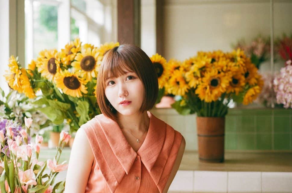 公野舞華さんのインスタグラム写真 - (公野舞華Instagram)「⁡ ⁡ ⁡ ⁡ お花屋さん💐 ⁡ みんなは何のお花が好き？？ ⁡ ⁡ ⁡」8月23日 20時05分 - comiqon_maika