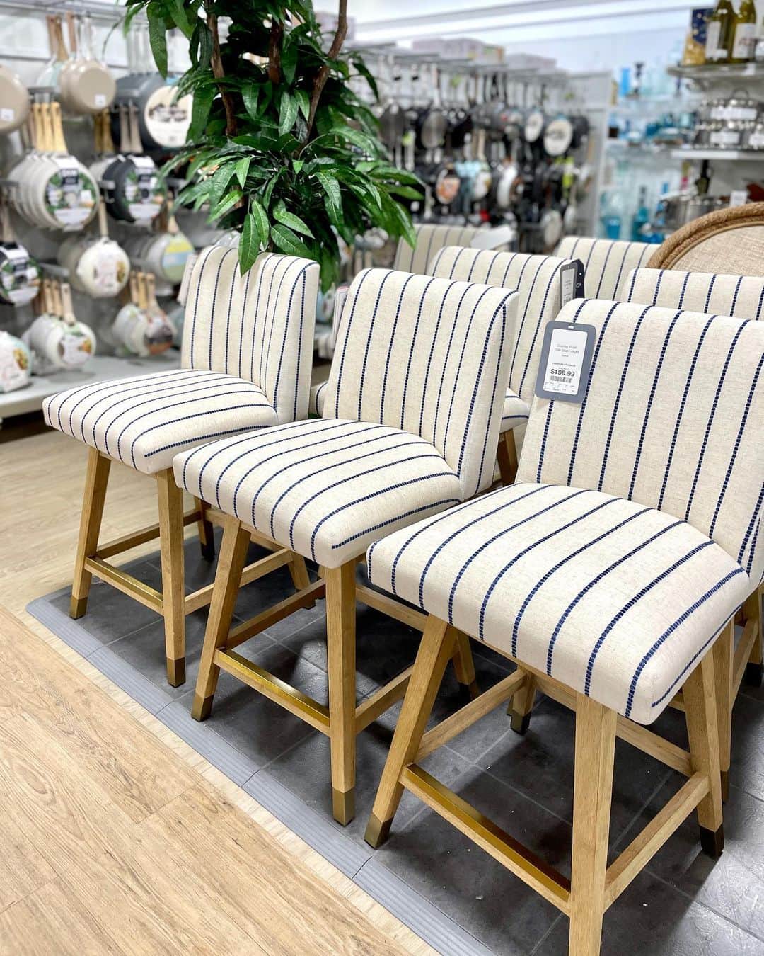 HomeGoodsのインスタグラム：「Pull a chair (or a whole set) and amplify your dining space all for less.」