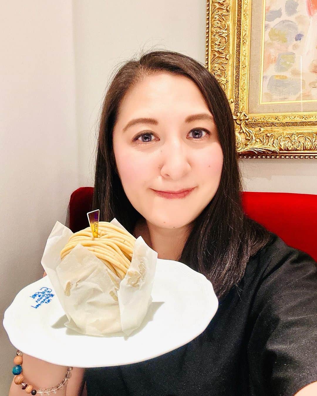 のインスタグラム：「✨ Cafe de Ginza Miyuki-kan🥯☕️✨  念願の和栗のモンブラン🌰 頑張ったご褒美🔥  日々幸せを感じながら生きていく(*˘︶˘*).｡.:*♡ これ❣️ とても大切なこと💛  皆さんも 今日の幸せを捕まえに𝕃𝕖𝕥'𝕤 𝕘𝕠💖💨  ✨✨✨✨✨✨✨✨✨✨✨✨✨✨✨✨  ✨ Cafe de Ginza Miyuki-kan🥯☕️✨  Long-awaited Japanese chestnut Mont Blanc 🌰 Reward for hard work🔥  I live my life feeling happy every day (*˘︶˘*).｡.:*♡ This ❣️ very important 💛  Everyone also catch today's happiness 𝕃𝕖𝕥'𝕤 𝕘𝕠💖💨  ✨✨✨✨✨✨✨✨✨✨✨✨✨✨✨✨ @ginza_miyukikan    #カフェ巡り  #cafe  #モンブラン  #銀座みゆき館  #甘いもの好きな人と繋がりたい #美  #生きる意味 #sexy #セクシー系 #ジム女子 #美肌ケア #写真好きな人と繋がりたい #女優好きな人と繋がりたい #美意識人と繋がりたい #幸福 #happy #東京 #tokyo #日本 #japan  #美魔女モデル #actress  #資格マニア  #スマイル #笑顔 #followforfollowback #ポートレート女子 #loveyou #仲間募集  #空が好きな人と繋がりたい」