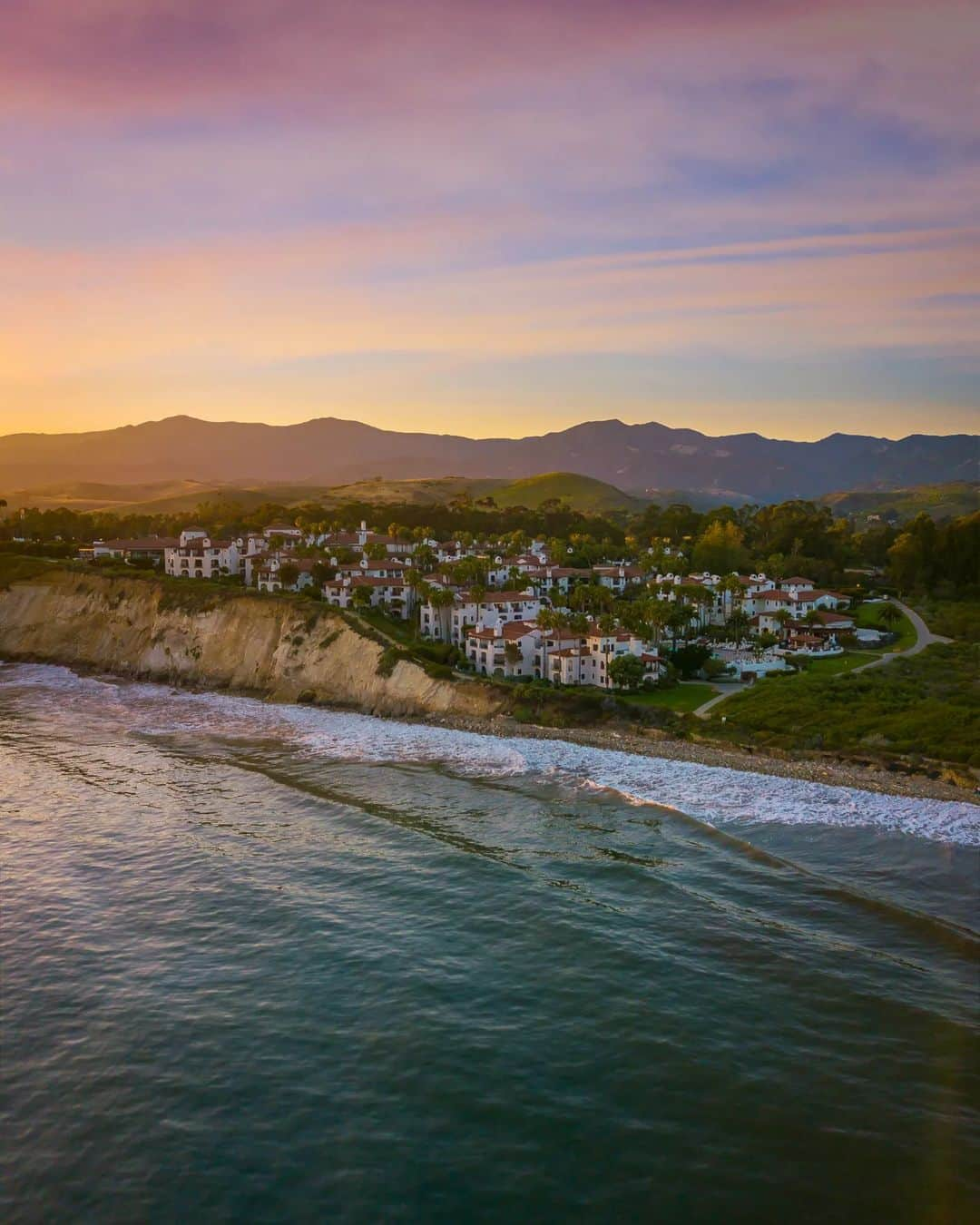 リッツ・カールトンのインスタグラム：「Blufftop views reveal beautiful horizons at The Ritz-Carlton #Bacara, Santa Barbara.」