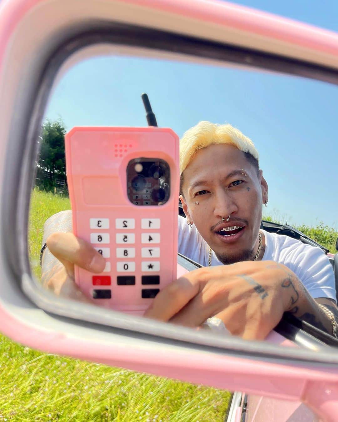 Staxx Tさんのインスタグラム写真 - (Staxx TInstagram)「PINK! PINK! PINK!👅  マスタングは @y_tech_co_ltd & @buffalo.designs の共作、チャリンコはジモティーで1000円で買って塗ったのは俺&監督  #CREAM #GAMEOVER #CHAPTERS #allpinkeverything」8月23日 11時26分 - staxxt_cream