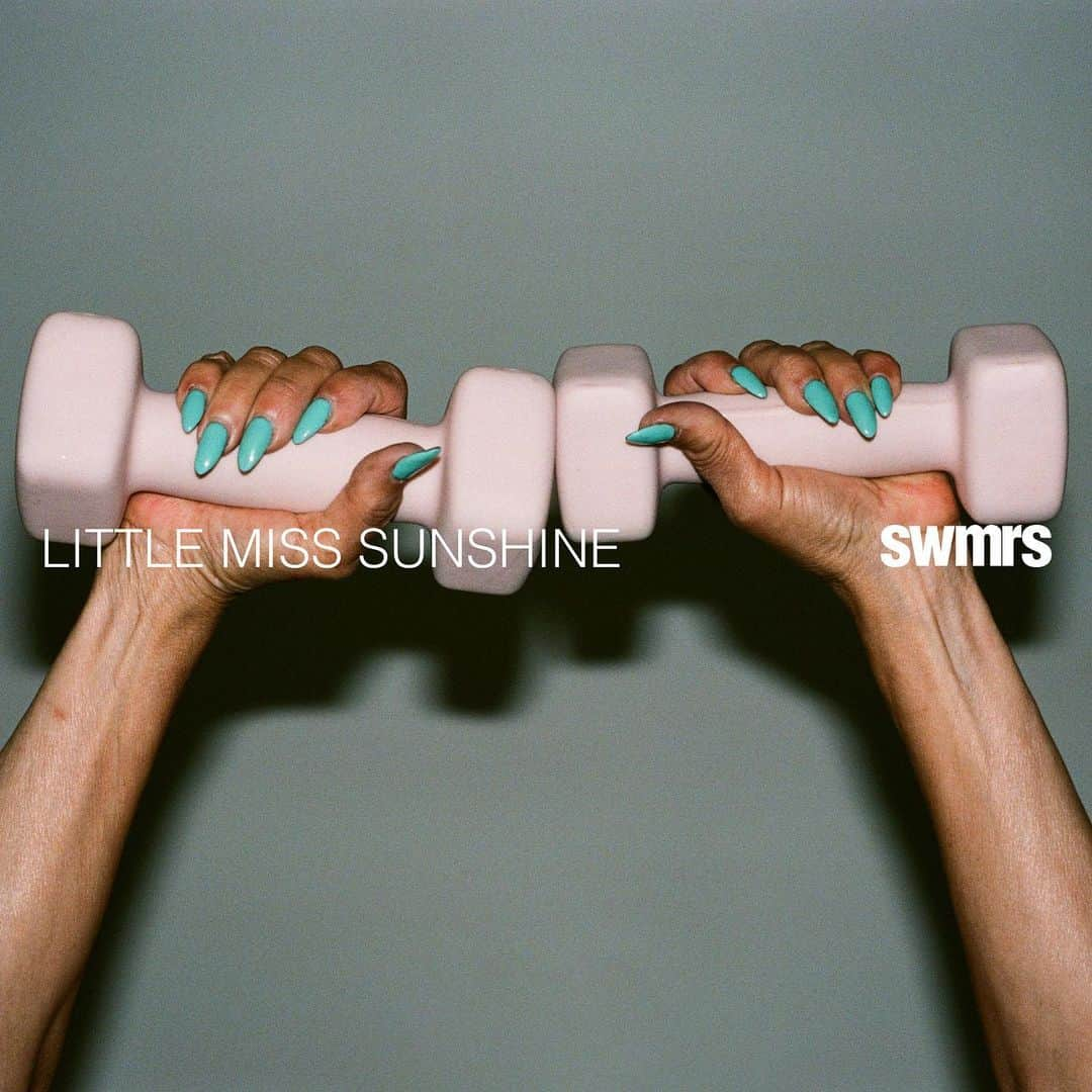 SWMRSさんのインスタグラム写真 - (SWMRSInstagram)「Little Miss Sunshine. Out Everywhere Now. Watch the full video on YouTube.」8月23日 23時00分 - swmrs