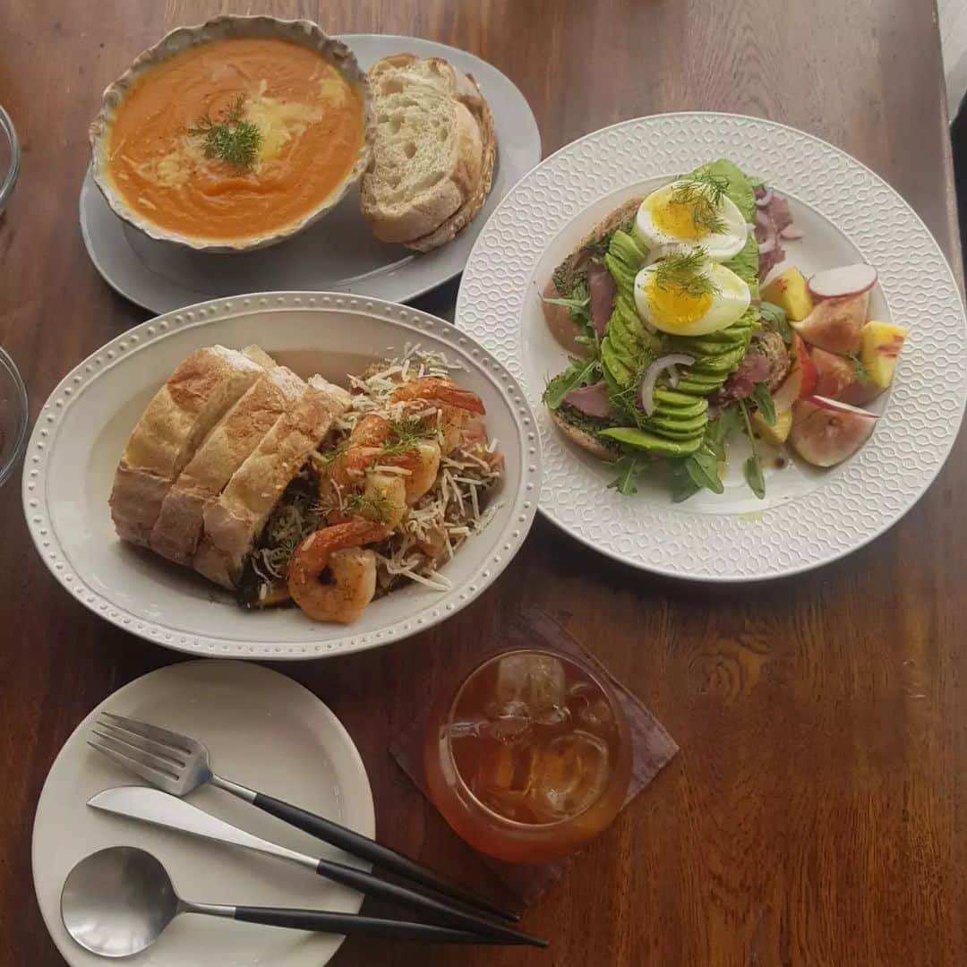 キム・ミギョンさんのインスタグラム写真 - (キム・ミギョンInstagram)「통째로 쪄져도 제주는 내사랑. 오늘도 촬영은 계속된다! 힘내자!!!!!」8月23日 12時22分 - kim_mee_kyung