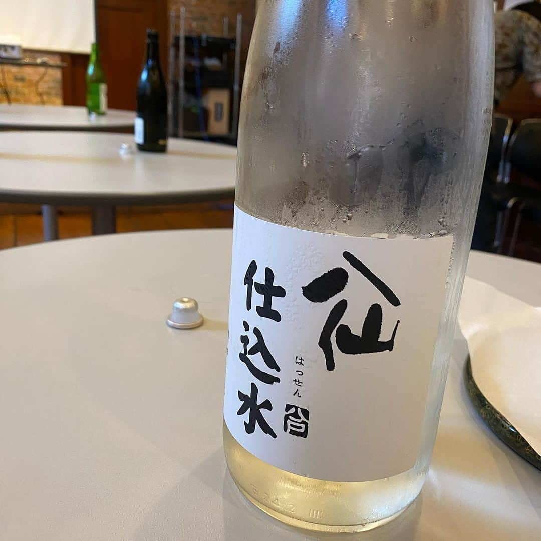 麻倉ひな子さんのインスタグラム写真 - (麻倉ひな子Instagram)「日本酒大好きなのだけど その中でも特に大好きな陸奥八仙を作っている、八戸酒造さんに行ってきました♡ . 酒蔵見学もして、 貯蔵や醸造について学んだり、 貴醸酒とはなにかを知ったり、 試飲をして やっぱおいしいなぁぁぁ♡ 男山もうまいな、、、となったりしていました笑！ . . 自宅用に 夏どぶろっくを購入したのだけど気付いたら無くなってました笑 . . 次は杉玉が緑の時期に行ってみたいなあ♡♡ .  #日本酒 #陸奥八仙  #八戸酒造」8月23日 17時50分 - riotbunny_new