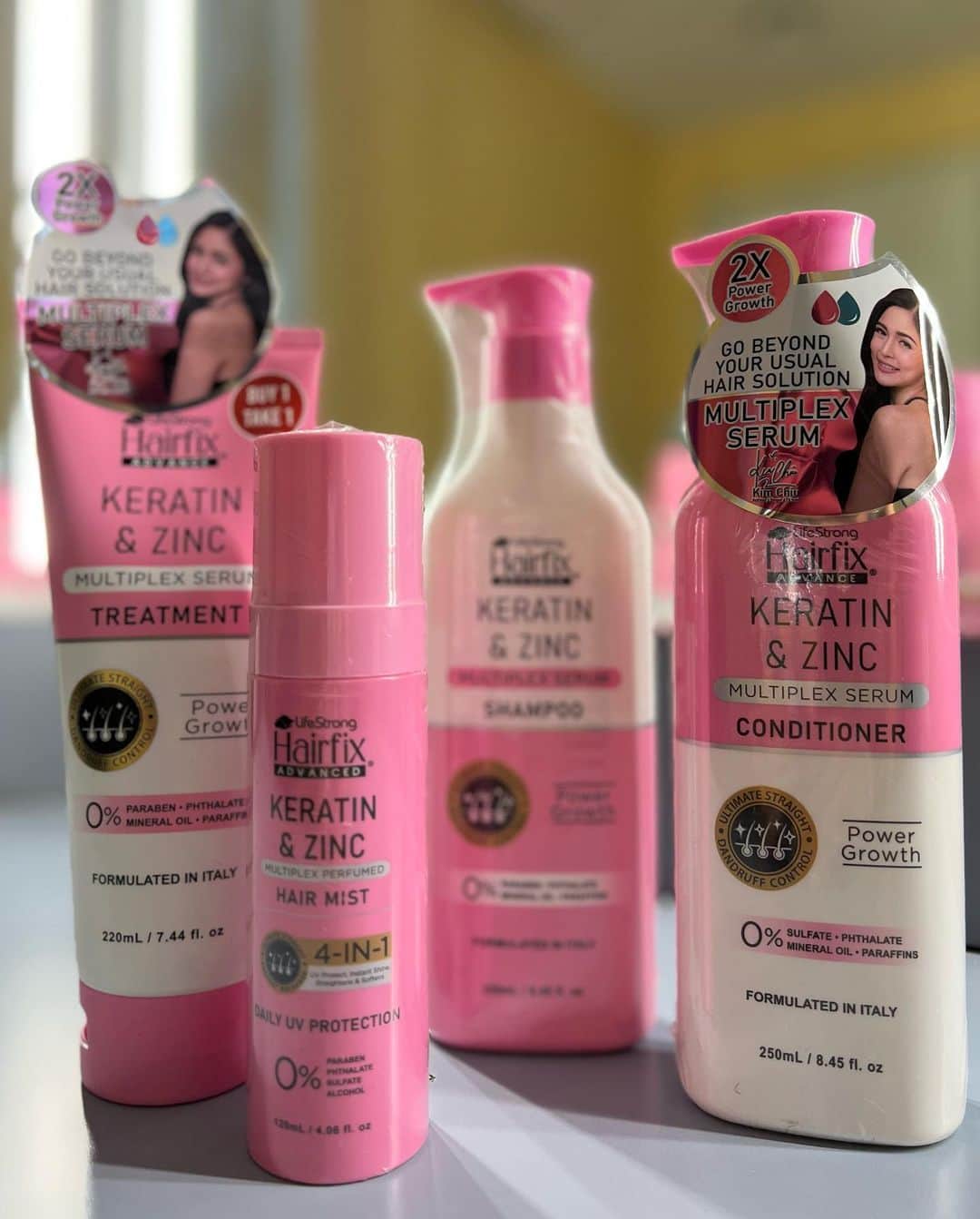 Kim Chiuさんのインスタグラム写真 - (Kim ChiuInstagram)「Good hair means good mood and bonus of a GOOD DAY!!!!!😉✨ Hair is our crowning glory!🌸 Usually we are confident with our look pag maganda ang hair natin.💕 I use @hairfixph 𝗞𝗘𝗥𝗔𝗧𝗜𝗡 𝗔𝗡𝗗 𝗭𝗜𝗡𝗖 𝗦𝗘𝗥𝗨𝗠 𝗦𝗘𝗧 𝗳𝗼𝗿 𝗺𝘆 𝗵𝗮𝗶𝗿. It has an instant treatment for the hair mabango and malambot pa after. Lalo na babad sa blow dry and curling iron or straighter ang hair ko. May Shampoo and Conditioner, treatment and hair mist!!! Super duper love and super duper worth it pa!!!! Try nyo na din!!! Available in watsons stores nationwide. 😉  #HAIRFIXHairmazing #WatsonsPH #KimChiuforHairfix」8月23日 12時31分 - chinitaprincess