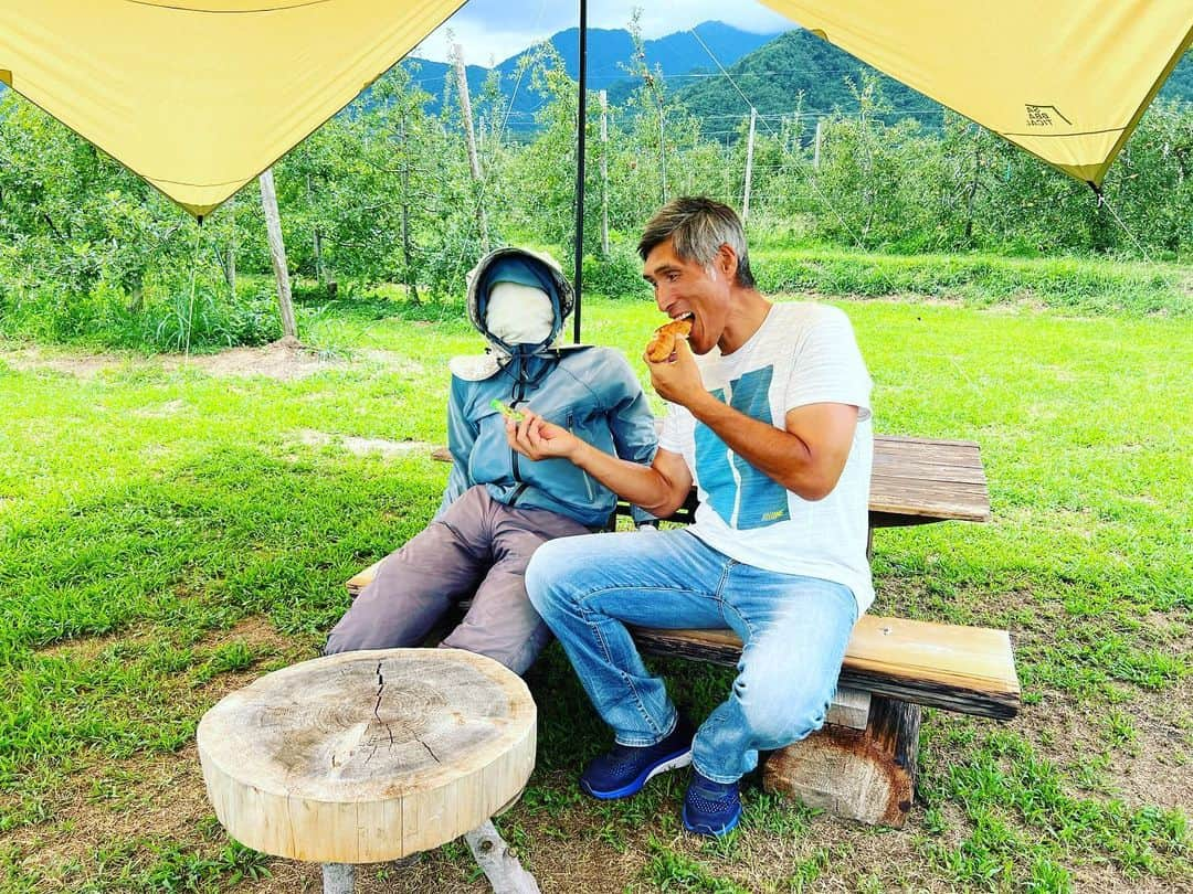 篠原信一さんのインスタグラム写真 - (篠原信一Instagram)「かかしさんとランチ…😁 サビはやっぱり マル井だぜ‼️ 家でもアウトドアにも😁 #安曇野  #わさびのマルイ #美味い」8月23日 12時54分 - s.shinohara_life