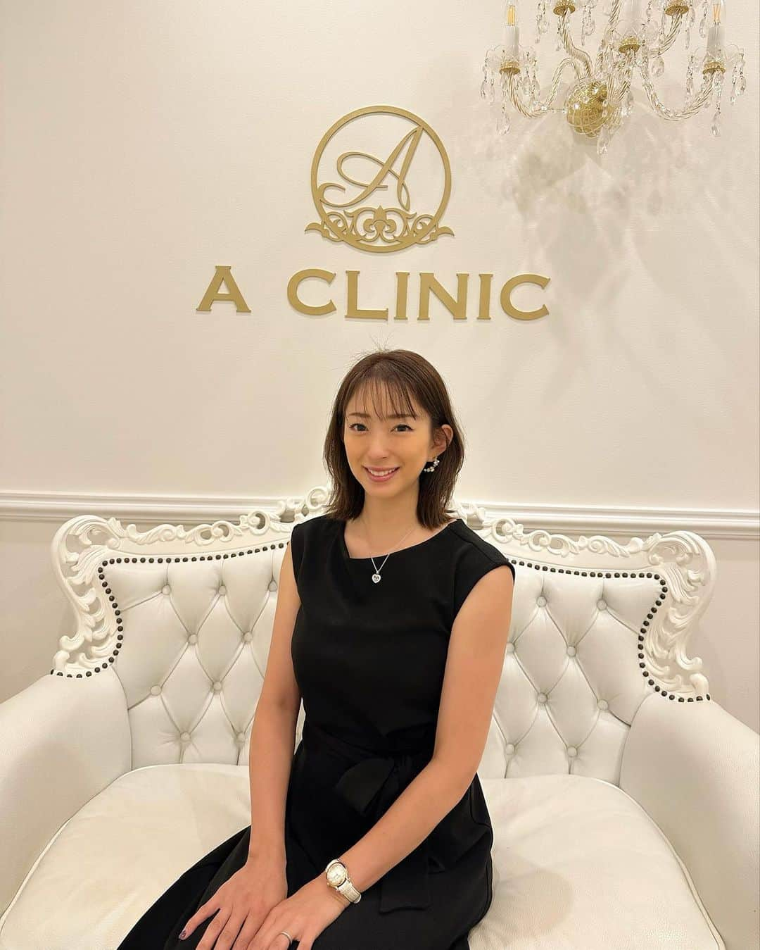 RIKAさんのインスタグラム写真 - (RIKAInstagram)「@a_clinic_ginza の木家先生　@aclinic_kiya にAスレッドを受けてきました💄  立て続けの出産と育児に追われ子供のオムツやお着替えで下を向く事が多く顔のたるみが最近の悩み🥲 更に寝る時は横向き（右）で左右のバランスも気になっていたので今回Aクリニックの木家先生に相談してAスレッドを受けることになったよー✨  前日まではちょっとドキドキだったけど、施術室がメイク室みたいですごくリラックスして施術ができたのと先生とスタッフさんの手際が良すぎてあっという間に終わった🫢  すぐ終わったのに顔がシュッとなってたるみもなくなった‼︎スゴイー✨  次回は点滴系やってみたいな❤︎ 冷え性改善点滴っていうのがあるんだけど代謝の悪い私に効果ありそう🤭🤭  @a_clinic_ginza  @aclinic_kiya   #aスレッド #糸リフト #aclinic #aclinic銀座 #aclinic横浜 #aclinic新宿 #aclinic名古屋 #aclinic大阪 #aclinic福岡 #aclinic池袋 #acllinic仙台 #aクリニック #エークリニック#小顔 #リフトアップ #スレッドリフト #小顔整形 #たるみ改善 #美容外科 #美容皮膚科 #美容クリニック#木家祐理子」8月23日 12時58分 - rinrikagolf