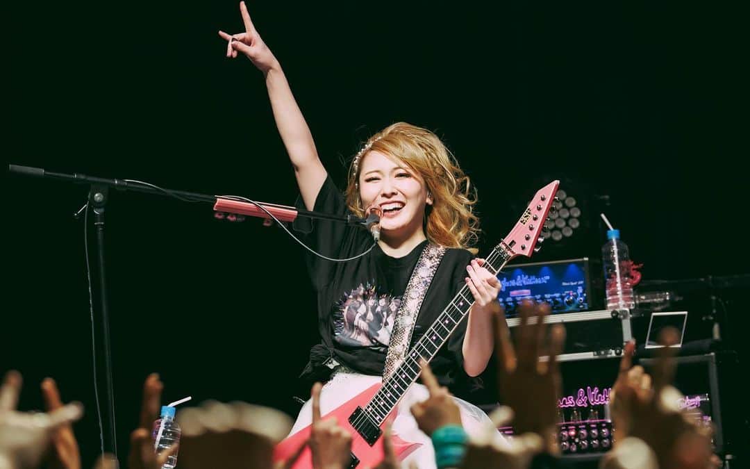 のインスタグラム：「お知らせです📢 ALDIOUSトキによるHughes&Kettner( @hugheskettner_jp )アンプセミナーが名古屋、東京、大阪にて、開催決定！！❤️‍🔥❤️‍🔥❤️‍🔥🎉🎂🎈🎈 トキ個人でのセミナーをやらせて頂くのも本当に久しぶりで、今からどんなことをしようかワクワクしています。 ギタリストの方も、他のパートの方でも、楽器はまだ未経験の方でも楽しんで頂ける様に頑張ります。 皆さんよろしくお願いします❣️ photo by @sai_cho_823   #Aldious #アルディアス #aldioustoki #hughesandkettner  #guitar」