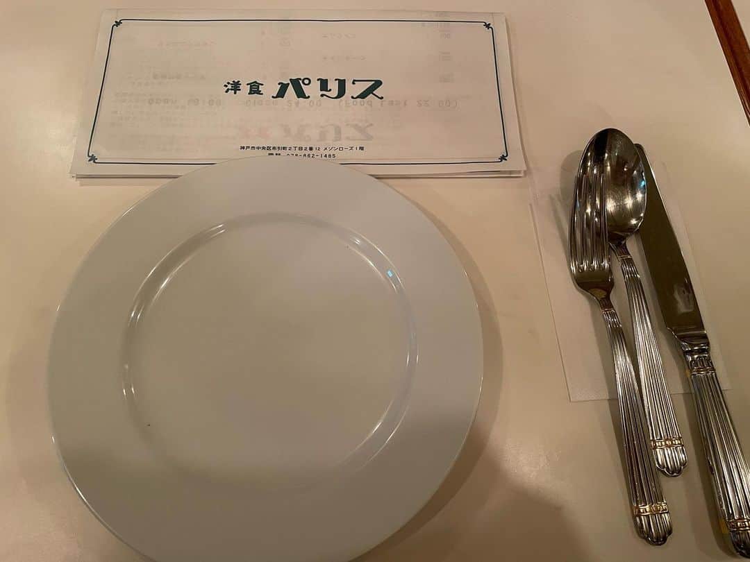 摩耶裕さんのインスタグラム写真 - (摩耶裕Instagram)「. . 先日、家族ご飯で行ったお店🍽️  父が洋食が食べたいって言うので 私も行ってみたかった所へ😋  どれもこれも美味しくって家族も喜んでくれて 良かったです🥰  #家族ご飯  #洋食パリス  #神戸ディナー」8月23日 13時27分 - yutaka__maya
