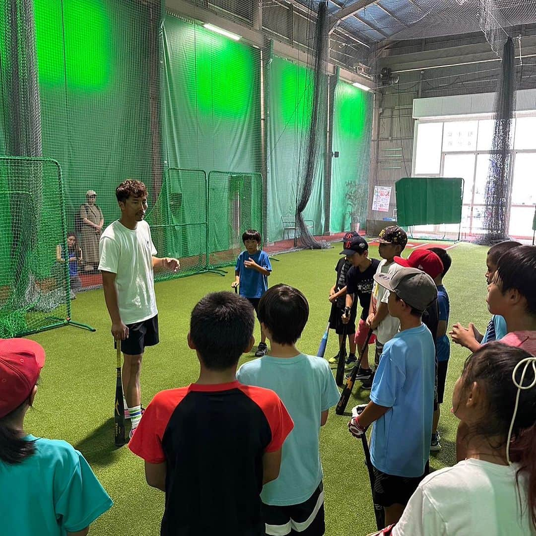 上田剛史さんのインスタグラム写真 - (上田剛史Instagram)「本日は @raycombase_cafe さんで野球教室⚾️ 将来が楽しみな子達ばかりで楽しい1日でした💪  夏休みにもかかわらず来てくれた野球少年達ありがとう🙇‍♂️  また定期的に開催したいと思いますので皆様宜しくお願い致します👆  #野球教室 #野球スクール #上田剛史」8月23日 14時20分 - tsuyoshi50