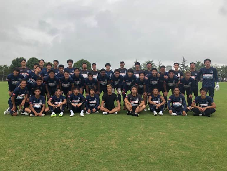 カマタマーレ讃岐さんのインスタグラム写真 - (カマタマーレ讃岐Instagram)「Training⚽️三豊市緑ヶ丘 #本田圭佑 選手 練習参加2日目  練習前には、講義をしてもらいました。視座を高く様々なことに目を向けて、大きな目標を持ち、クレバーに。選手・スタッフ一同、大いに刺激を受けました。  本田選手、2日間ありがとうございました‼️  #カマタマーレ讃岐 #ALLFORSANUKI」8月23日 14時43分 - kamatama_kouhou