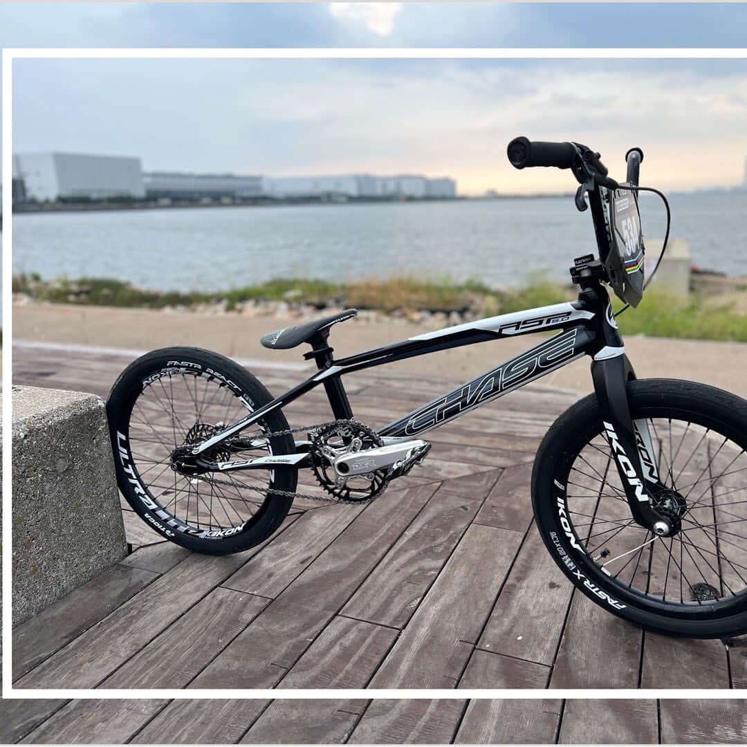 増田優一のインスタグラム：「Got brand new RSP5.0 frame🔫 Thank you for supporting @chasebicycles @bmxracinggroup @systematicbmx  • チェイスバイシクルズ最新フレームRSP5.0に組み替えてもらいました！間違いないブランドでブラックとホワイトで合わせました！これからも頑張ります👊 @systematicbmx」