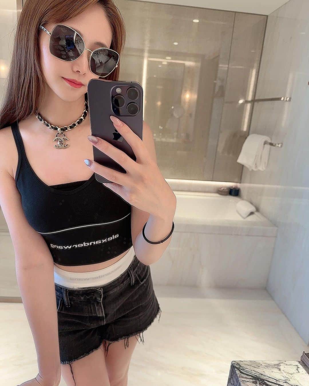 Reiのインスタグラム：「そろそろお盆休みを終えなくてわ🌻」