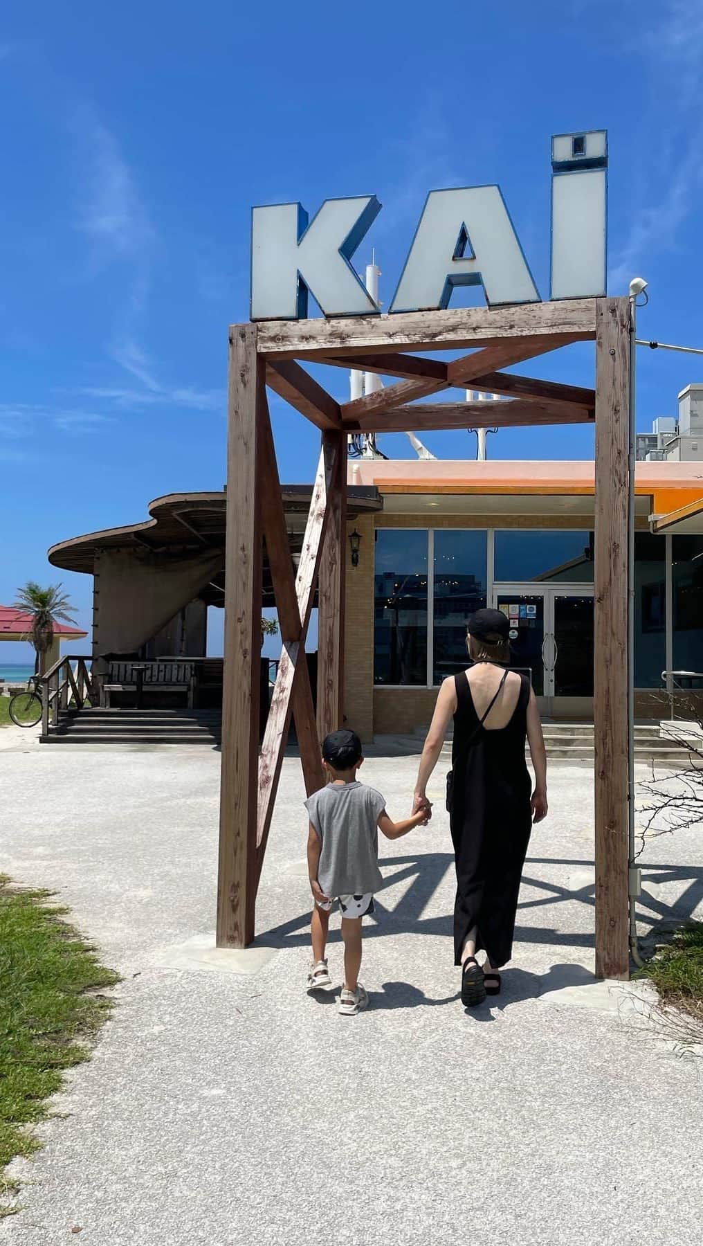 Mie Kawanoのインスタグラム：「3姉妹の家族と母で行った OKINAWA🏝️ 一生記憶に残る素敵な旅行になりました💕」