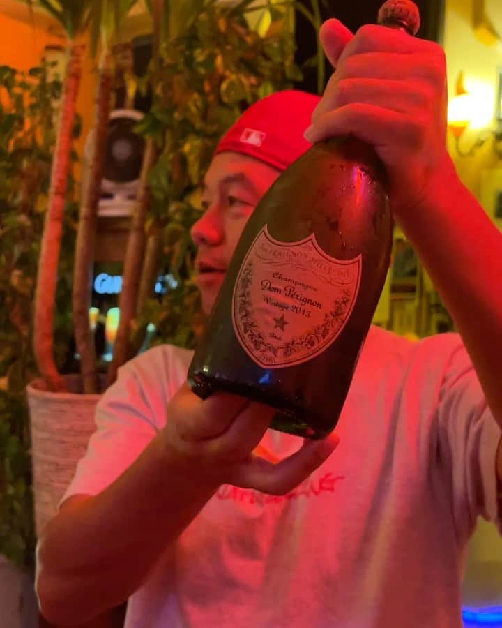 mastasimonのインスタグラム：「Mighty Crown Entertainment  めっちゃローカルで上手い 小料理屋で打上げ。  そして @nrl_julian のクラウン退社 お疲れ会！引き続き色々仕事するけど 一旦お疲れ様！  @iriebar045 ご馳走様でした」
