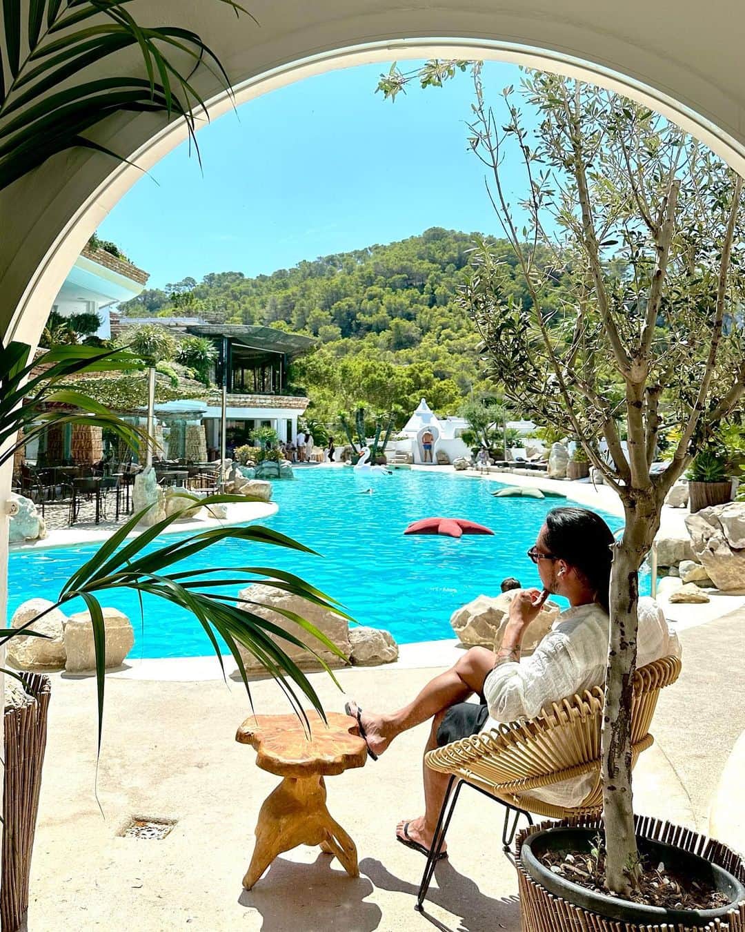 高野勇樹のインスタグラム：「@haciendanaxamena   #haciendanaxamenaibiza #ibiza #イビザ  #イビザ島 #海外旅行 #海外生活 #海外ファッション #海外インテリア #海外移住 #旅行 #旅」