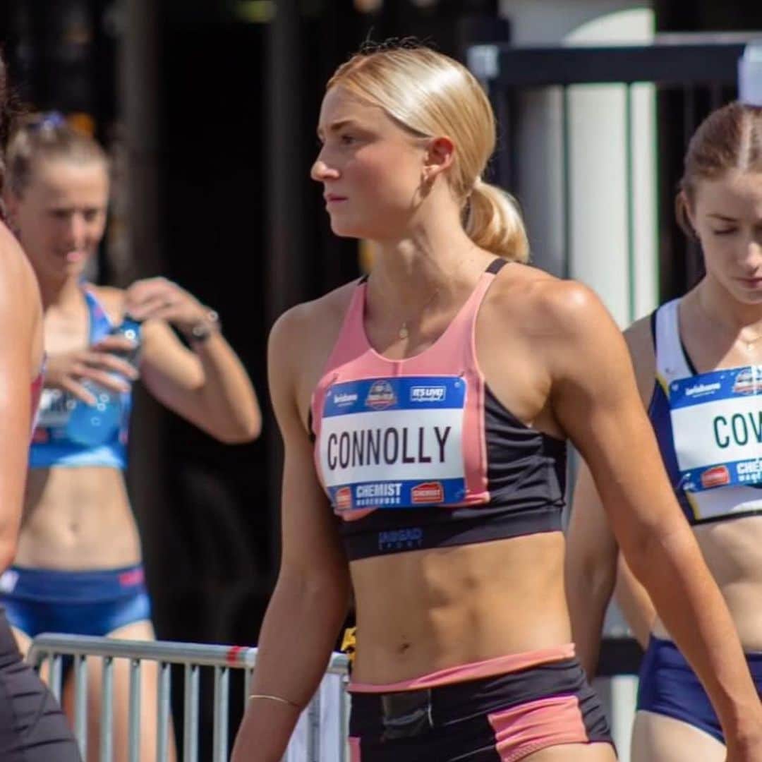 エラ・コノリーのインスタグラム：「💔 No world champs for me. Sad not to be lining up in the 200m due to a hamstring injury in the pre camp however grateful to have the best team around me.   Looking forward to some down time w family + friends before heading back to Sydney & getting ready for the 2024 szn.   In the meantime, go aussies 🫶🏼」