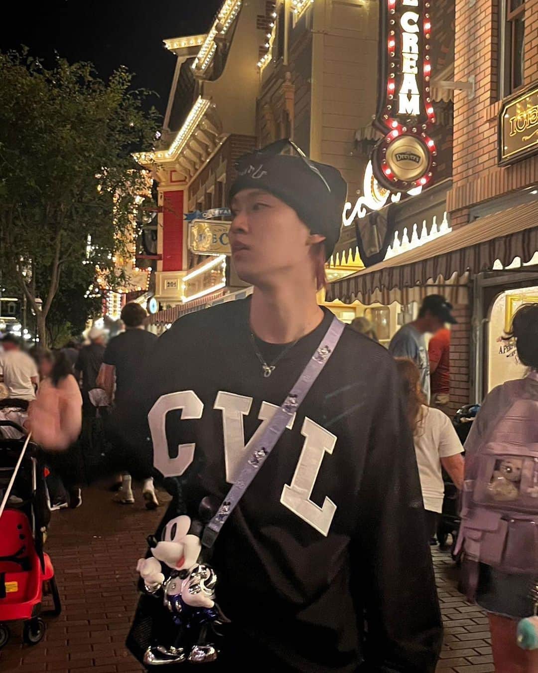 【公式】JO1さんのインスタグラム写真 - (【公式】JO1Instagram)「Disney California🐭🏰🤍  #JO1 #白岩瑠姫 #SHIROIWARUKI #じぇおグラム」8月23日 16時09分 - official_jo1