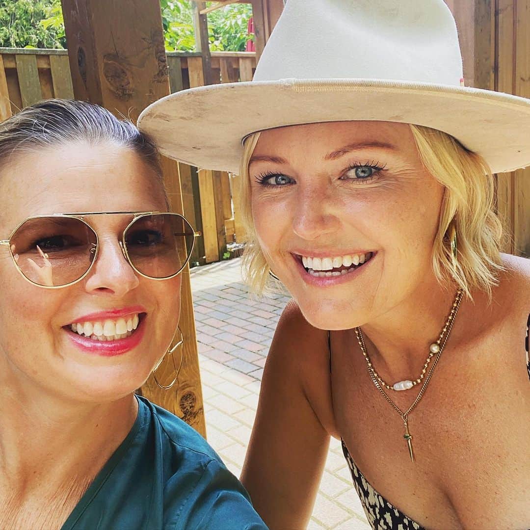 マリン・アッカーマンのインスタグラム：「A little Canadian summer wrap up 🇨🇦 #lakelife #nature #happyplace #friends #family @christiemann1 @tanyajeanpeterson @marcustarnoy @bubbanicholson @carolinejmurray @jennyloufischer」