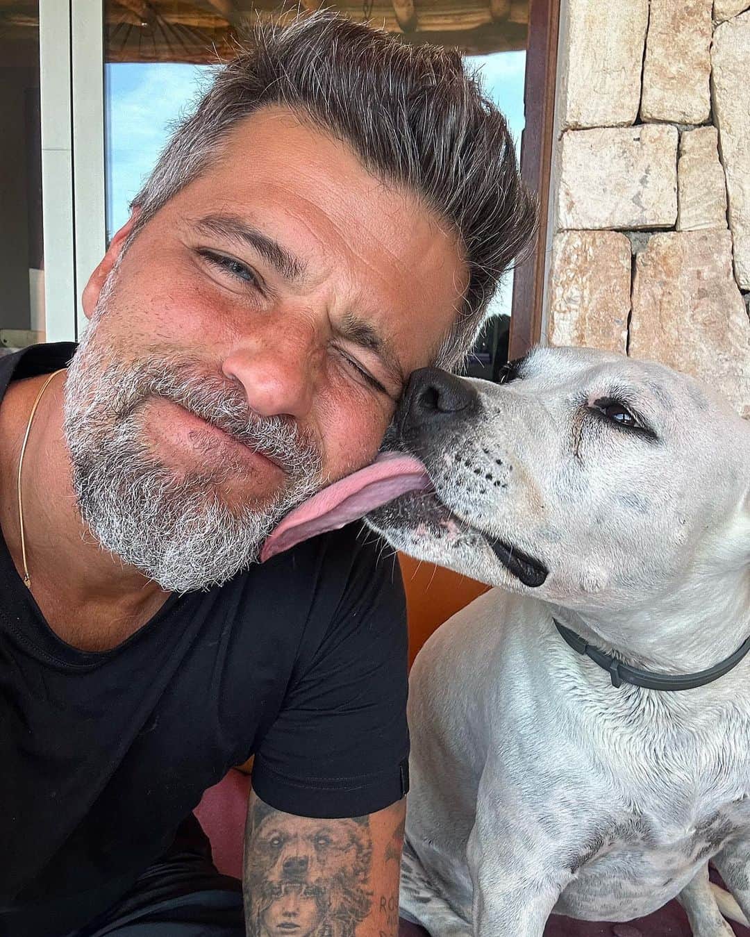 Bruno Gagliassoさんのインスタグラム写真 - (Bruno GagliassoInstagram)「Ate os dogs daqui me amam! #temporadaespanha 🇪🇸 #doglover」8月24日 1時39分 - brunogagliasso