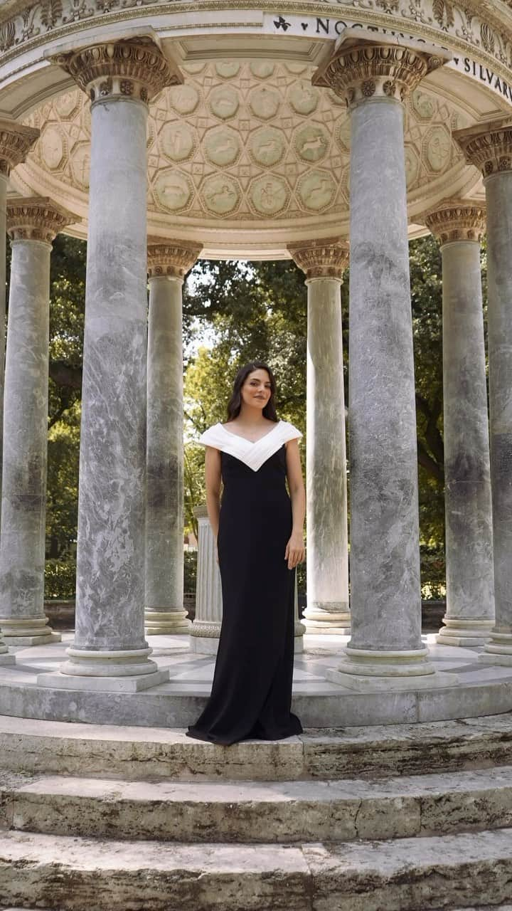 タダシショージのインスタグラム：「It’s giving… Eternal Glamour.  Written and directed by @miranda_acts Featuring @quartettosharareh Video & editing by @evalacroix__ Production assistance @modesto_network  #fashiondestinations #blackgown #cello #rome #fashionshortfilm #newfashioncampaign #fashionad #classicalmusic #quartetto #italy」