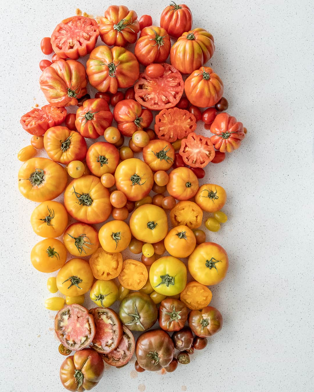 Whole Foods Marketさんのインスタグラム写真 - (Whole Foods MarketInstagram)「Organic Heirloom Tomatoes are bursting back on the scene! Psst: They're on sale for $3.79/lb with Prime 🍅」8月24日 2時00分 - wholefoods