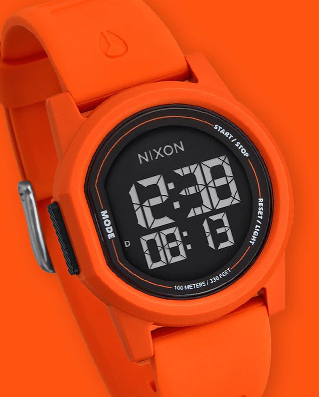のインスタグラム：「Highly visible, feels invisible.  The Disk is the newest addition to our digital watch line up. Made to be readable in an instant and built with a 10mm thick case that makes this watch feel like it’s not even there.   Even though the Disk is thin, that doesn’t mean it isn’t packed with features. It’s got the essentials such as a calendar, alarm, and timer, to the fun features such as the coin flip and “breath” mode. Plus, it’s made with Other People’s Plastic.   Now that’s something to get down with.」