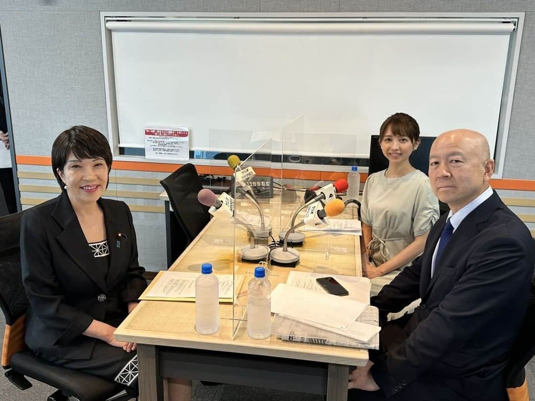 高市早苗のインスタグラム：「8月23日 ラジオNIKKEIポッドキャスト番組「NIKKEI切り抜きニュース」収録」