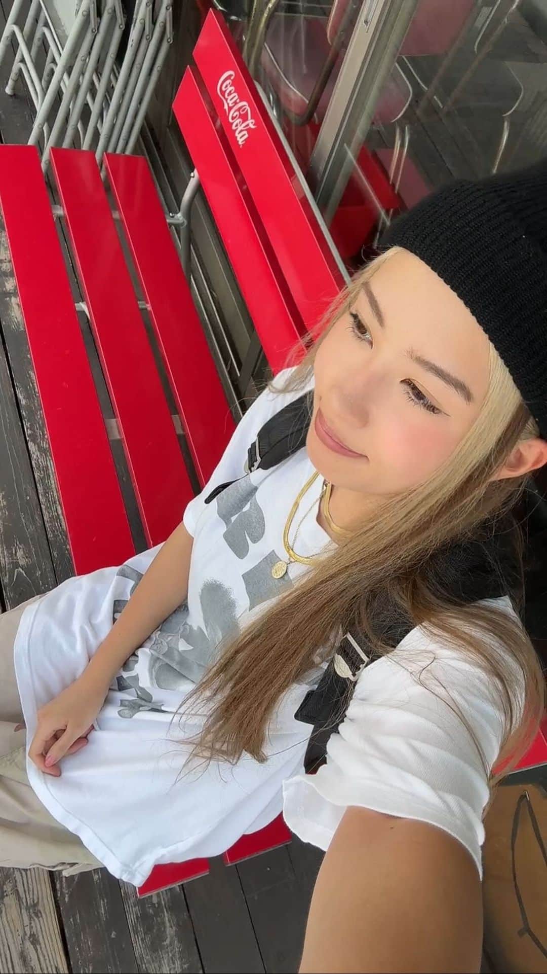 Mihoのインスタグラム：「fit check🖤🤍🖤  #outfitcheck #fitcheck #daydreamerlaclothing #outfitinspo #grwm #tokyolife #tokyostreet #tokyo_japan #nakedwolfe#streetstylelook#tokyotokyo #海外ガール #海外トレンド #y2kファッション#海外コーデ」