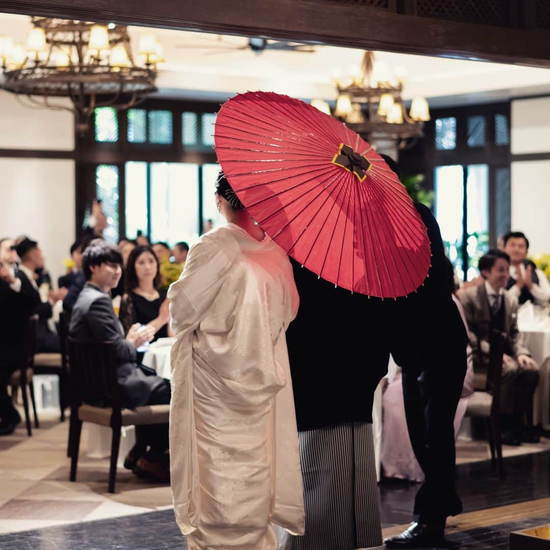 クラシカ表参道【公式Wedding】のインスタグラム：「. 【REAL WEDDING REPORT】  〜番傘入場・鏡開き〜  @classicaomotesando_wedding @theclassicaomotesando  Kimono @livelovelaugh.forallbrides * * #クラシカ表参道 #classicaomotesando #theclassicaomotesando」