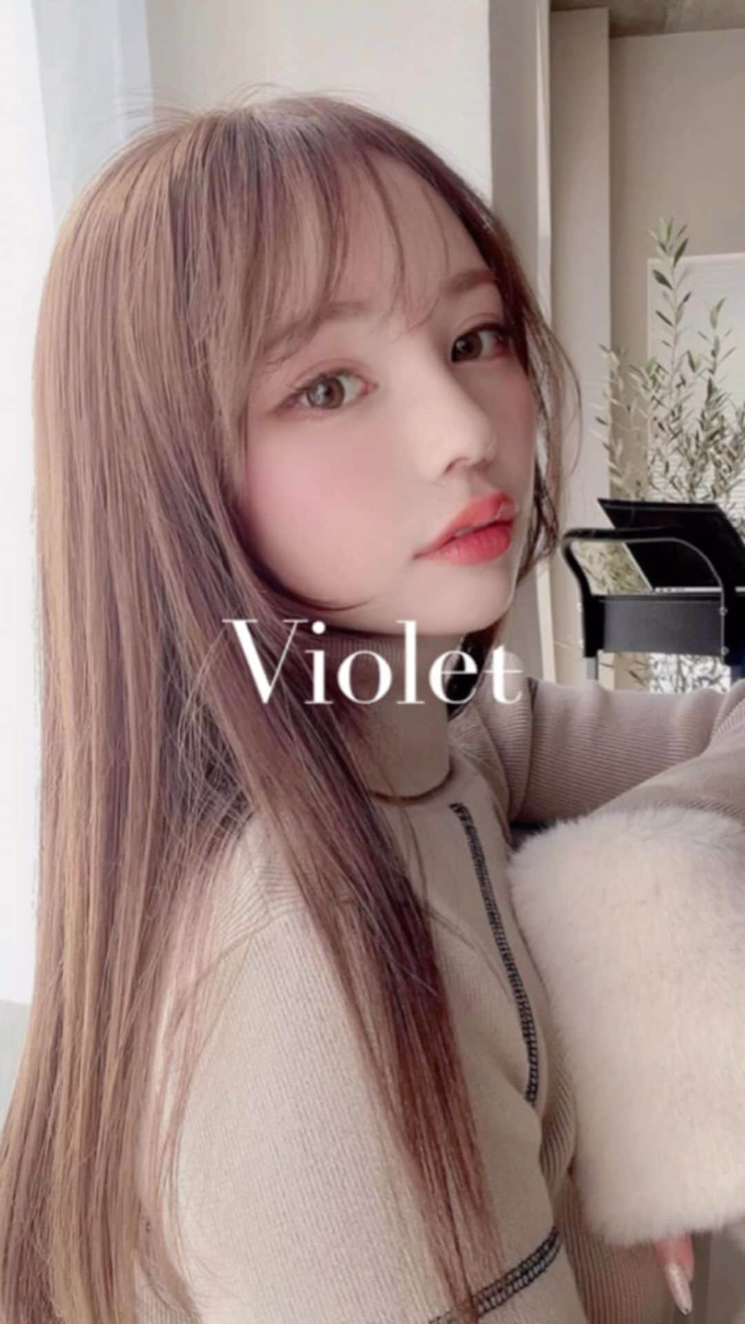 前原穂高のインスタグラム：「つるっつるの髪質改善トリートメント 手触り最高‪👍🏻 ́-‬  #美容室Violet #艶感 #くびれ #外ハネ #コテ風パーマ #韓国ヘアー #髪質改善トリートメント #ヨシンモリ #外ハネパーマ #くびれセミディ #ウルフ #寒色系カラー #ふわミディ #シースルーバング #小顔カット #大人可愛い #ハイライト #前髪カット #斜めバング #かきあげバング #ほだかっと #ほだからー #前原穂高」