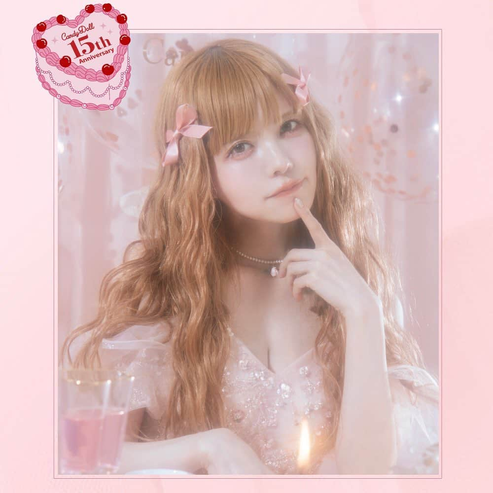 Candy Dollのインスタグラム：「. 💎 𝐍𝐞𝐰 𝐯𝐢𝐬𝐮𝐚𝐥 𝐩𝐡𝐨𝐭𝐨 𝐫𝐞𝐥𝐞𝐚𝐬𝐞 💎  ／ 過去イチの可愛さと絶賛された 新ビジュアル大公開 ＼  プリンセスすぎるビジュアルでブランド15周年をお祝い👗 💐    𝐓𝐒𝐔𝐁𝐀𝐒𝐀 𝐒𝐀𝐍 𝐂𝐎𝐌𝐌𝐄𝐍𝐓 💬🎀 𓐄𓐄𓐄𓐄𓐄𓐄𓐄𓐄𓐄𓐄𓐄𓐄𓐄𓐄𓐄𓐄𓐄𓐄𓐄𓐄𓐄𓐄𓐄𓐄𓐄𓐄𓐄𓐄𓐄  こんにちは！CandyDollプロデューサーの益若つばさです。 CandyDollは2008年に誕生し、 2023年で遂に15周年目となりました！ ここまでブランドを続けてこられたのも 色々な方が愛用してくださったり 良さを広めてくださったおかげです🥹 本当にありがとうございます！ 「ずっとこれが欲しかったんだ…！」と 見た目も中身もかわいいテンションの上がるコスメを作ろうと思い スタートしたブランドなのですが、 最近では幅も広がり、白肌※になりたい方が 男女年齢関係なく愛用してくださるようになって嬉しいです💝 15周年目もメイクをする度楽しくなるような CandyDollにしかできないアイテムが たくさん登場する予定なのでぜひ楽しみにしていてくださいね！   𓐄𓐄𓐄𓐄𓐄𓐄𓐄𓐄𓐄𓐄𓐄𓐄𓐄𓐄𓐄𓐄𓐄𓐄𓐄𓐄𓐄𓐄𓐄𓐄𓐄𓐄𓐄𓐄𓐄 　　　 公式HPではブランドの歴史を振り返る スペシャルコンテンツが公開中です🔗  ※メーキャップ効果による。効果には個人差があります。 #CandyDoll#キャンディドール#益若つばさ#CandyDoll_15thAnniversary」