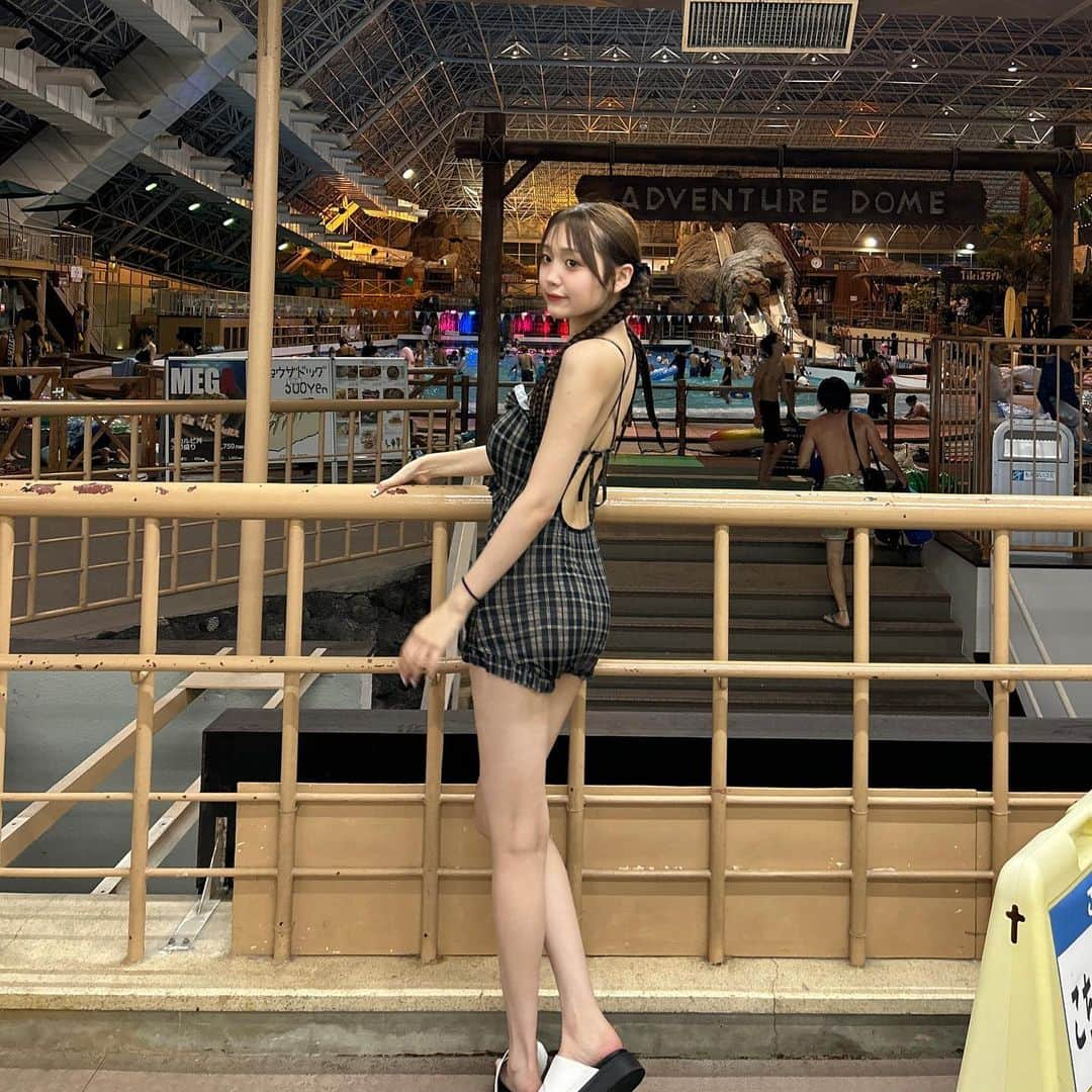 山崎美優（みゆ）のインスタグラム：「５年ぶりくらいのプール超楽しかった🏊‍♂️  #プール」