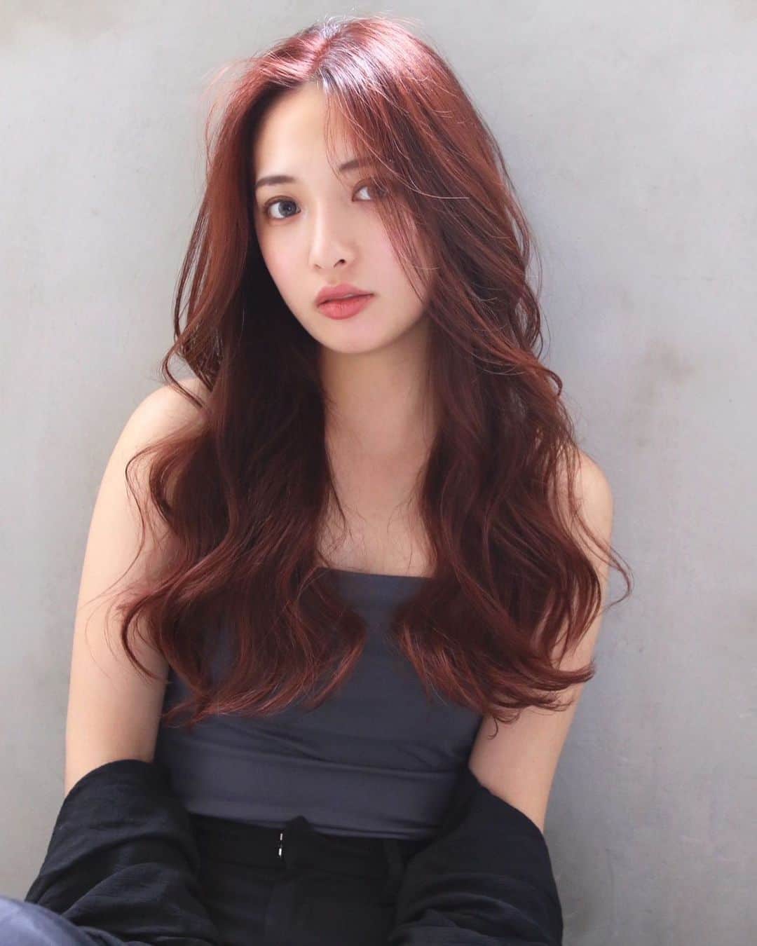 maiのインスタグラム：「New hair💇‍♀️💇🏼‍♀️🤎🩷  #大阪#二児の母#ママモデル#ママコーデ#カラー#サロンモデル#Photo#make#今日のコーデ#smile#サロモ#カラコン#얼스타그램#데일리메이크업#アレンジ#埋没#アートメイク#ヘアカラー#ブリーチなし」