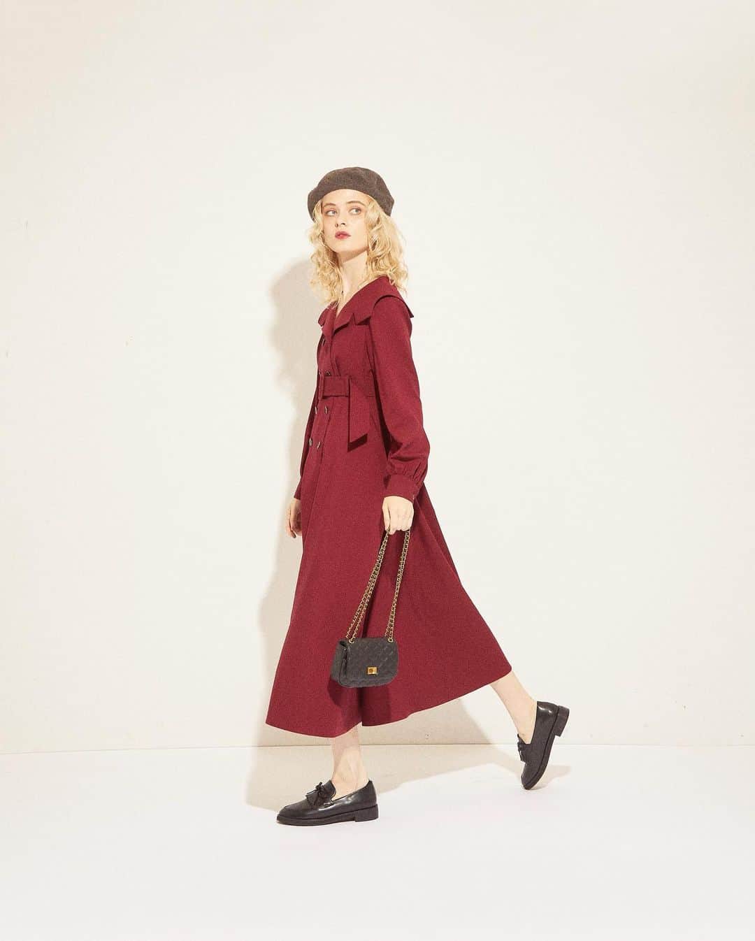 のインスタグラム：「PRE ORDER 10%OFF WINTER COLLECTION 2023  8/24(thu)10:00～29(tue)9:59  明日より10月～11月お届けアイテムの先行予約がスタート！  上記期間中にご予約いただくと 10％OFFでご購入いただけますので、ぜひこの機会にチェックしてみてくださいね♡   ※上記期間以降は、送料無料＆Wpointでご予約いただけます。  ・・・・・・・・・・・・・・・  instaLIVE @deicy_official  本日20:00～START！ @yui_deicy  @m_y_deicy  @d__sayaka   .  #deicy #mecouture #deicypress #deicy2023winter #LaChicdePARIS」