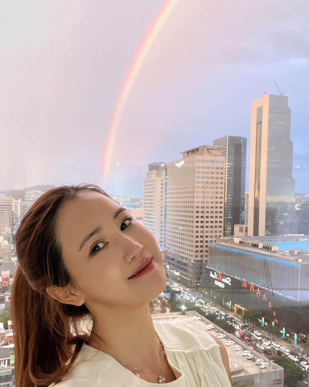 イ・ダヘのインスタグラム：「잠시였지만 행복했다😍 #쌍무지개 #doublerainbow」