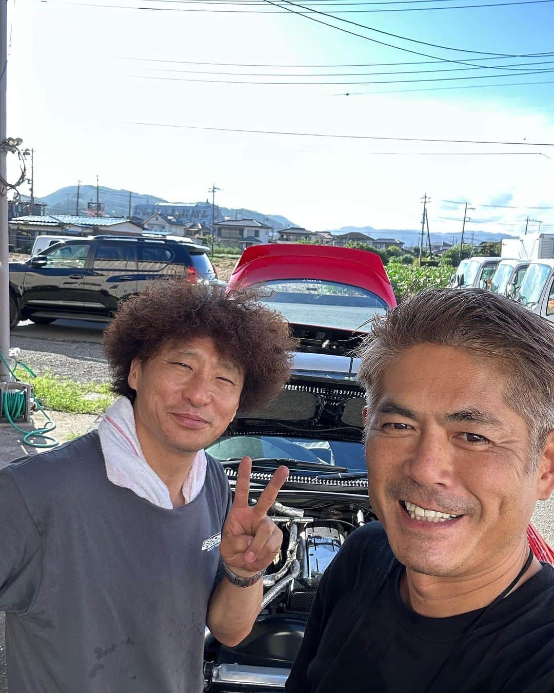 織戸学のインスタグラム：「20歳からの お友達 スコーチ竹村のことろへ  久しぶりにゆっくりと話し 色々楽しくあっという間に時間は すぎる  今回 この子の エンジンルームのリフレッシュを 相談して来たぞ  2024年の 東京オートサロンをお楽しみに  RIDOX Supra  さらにカッコよくしちゃう  スコーチ竹村は 本物思考なので とても楽しみなんだな。  織戸学  @130ryokohama  @ridox559_maxorido」