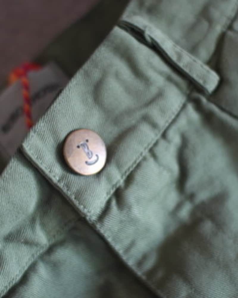 tocon (トコン) さんのインスタグラム写真 - (tocon (トコン) Instagram)「BOBOCHOSES23AW Multicolor B.C chino pants  オールシーズン使えるチノパンツです 膝部分のカラーブロックのデザインが可愛い✨ ウエスト部分のボタンにもデザインが施されてあり、細かい部分までのこだわりを感じる1着です💓  本日、明日は店休日🏠 オンラインショップをご利用くださいませ🙇🏻‍♀️」8月23日 19時42分 - tocon_srl