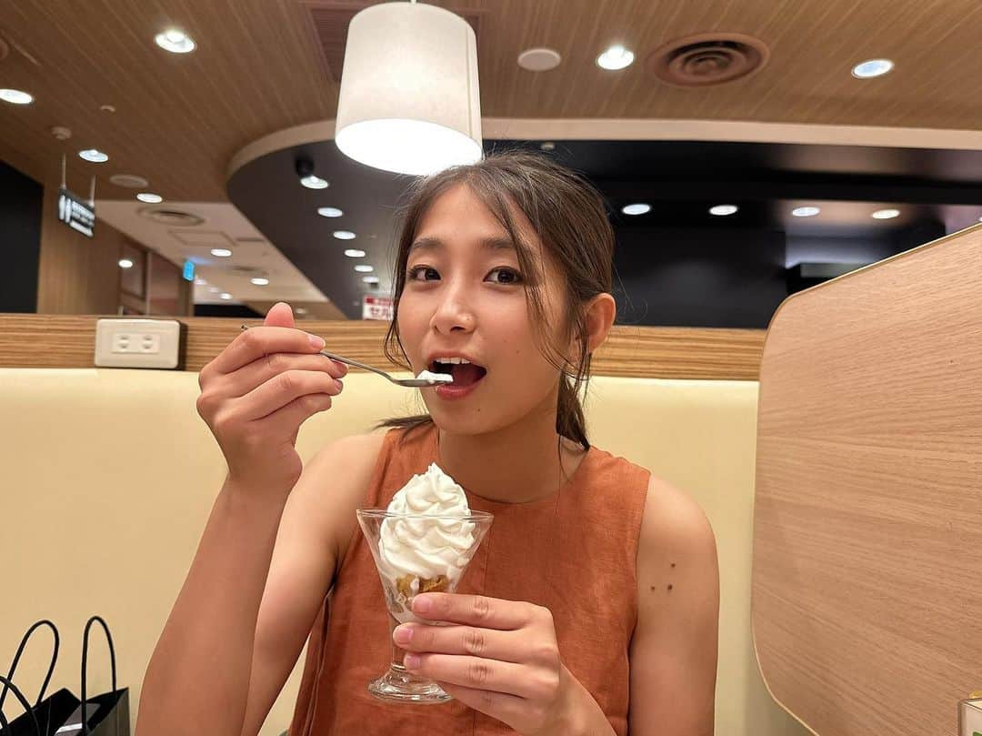 益田恵梨菜さんのインスタグラム写真 - (益田恵梨菜Instagram)「. 食べてばっかなわけじゃなく たまたま食べてる写真が多いだけです😋 . ...？？？笑 . #食べるって幸せだよね」8月23日 19時46分 - erina_msd
