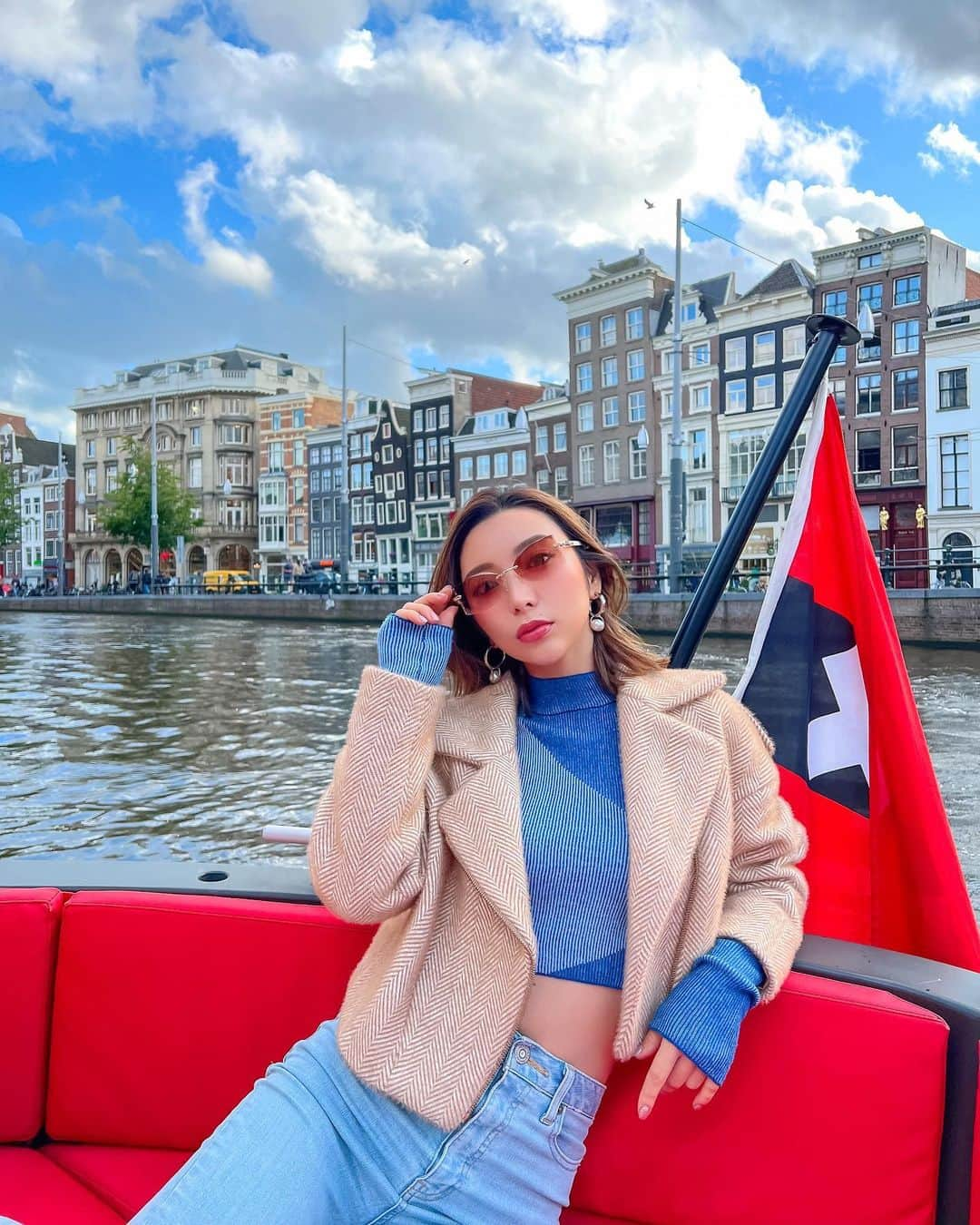 かにゃさんのインスタグラム写真 - (かにゃInstagram)「Boat trip🏴‍☠️❤️ These pictures look like winter but it's actually summer😹☀️  8月なのになんでこんなに寒いんだアムス🥶 冬に撮った写真みたいw そりゃ風邪引くわ😷 Spainの気候が恋しい〜🥺🏝️  . . .  #fun #funtimes #boat #boattrip #boating #boatday #boatride #boattour #boatlife #sailingboat #sailing #canal #canals #canalsofamsterdam #amsterdamcanals #amsterdam #amsterdamcity #amsterdam🇳🇱 #amsterdamlife #netherlands #netherlands🇳🇱 #holland #アムステルダム #アムステルダム生活 #アムステルダムライフ #オランダ #オランダ生活 #運河 #ボート #ボートトリップ」8月23日 19時50分 - kanya_435