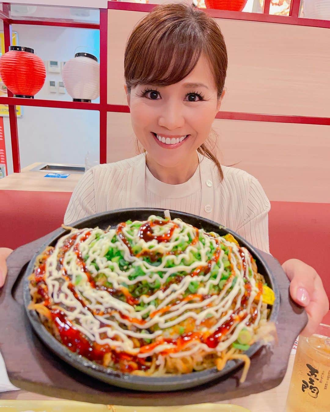 重太みゆきさんのインスタグラム写真 - (重太みゆきInstagram)「閉店ギリギリネギかけ デラックスゲットダゼ！ピカーー✨  #五エ門 #広島空港  #印象評論家 #美有姫 #重田みゆき  #ネギかけデラックス」8月23日 20時00分 - shigetamiyuki