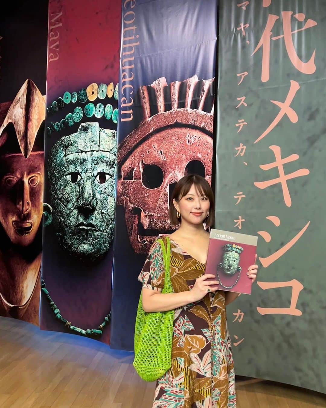 WALNUTさんのインスタグラム写真 - (WALNUTInstagram)「東京国立博物館で開催中の『古代メキシコ展』。 展覧会公式サイトにメキシコの魅力について寄稿しました✍🏻🇲🇽  代表的な3つの文明に焦点をあて、古代メキシコ文明の奥深さと魅力に迫る特別展。  会場では、私もスケッチ( #walnut_traveljournal )をしに訪れたメキシコシティ郊外にある世界遺産 "テオティワカン" が再現されています。  アメリカ大陸最大規模の古代都市遺跡である #テオティワカン のスケールと迫力を、日本でも体感して欲しいという本展に関わった方たちの想いが伝わってくるような展示でした🌏✨  開催は9月3日まで。まだ行かれてない方はぜひ！ _________  東京国立博物館  特別展 『古代メキシコ  ーマヤ、アステカ、テオティワカン』  TOKYO NATIONAL MUSEUM  Special Exhibition 『Ancient Mexico  ーMaya, Aztec, and Teotihuacan』  2023 6/16(fri)〜9/3(Sun)  _________  #古代メキシコ展　#マヤ文明 #テオティワカン #アステカ」8月23日 20時02分 - walnut_illustration
