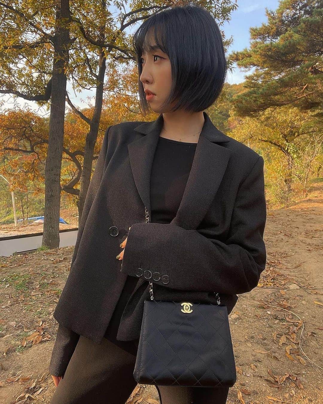 Vintage Brand Boutique AMOREさんのインスタグラム写真 - (Vintage Brand Boutique AMOREInstagram)「@_minzy_mz wearing Chanel vintage satin shoulder bag from @amore_tokyo 🖤  📷 @_minzy_mz」8月23日 20時03分 - amore_tokyo