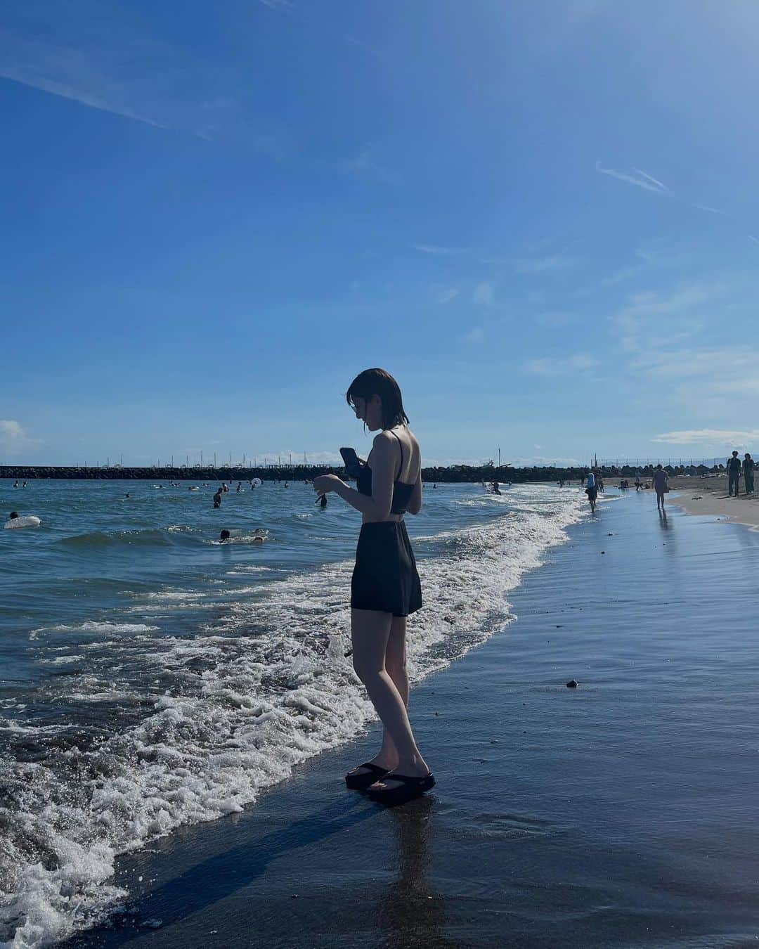 のインスタグラム：「⁡ 水着を着て海なんて、何年ぶりかな…💭☀️🌊」