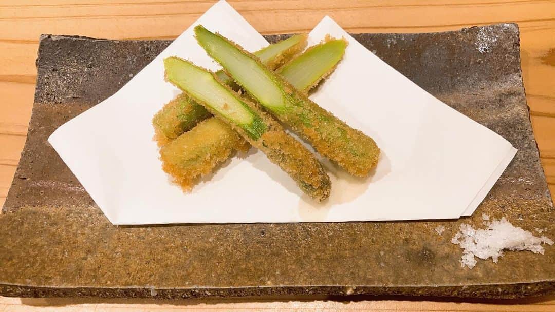 江川智晃さんのインスタグラム写真 - (江川智晃Instagram)「弎人　神戸 ヒレ　リブロース　ロース 食べ比べコースを頂きました！ 料理、外観、内観、全てこだわってる素敵なお店でした！ 揚げ方が特に上手くて上品で、衣も薄く美味しかった^_^ でも豚肉は逆びいきしても、一志の豚肉も全然負けてない👍 最近自分のところの豚しか食べてなかったけど、どれだけ美味しいかわかりました🤪  一志ピックファーム生産者のみなさん、いつもありがとうございます🤲  #とんかつ #弎人 #神戸 #ぐるめ #一志ピックファーム」8月23日 20時14分 - egatomo43