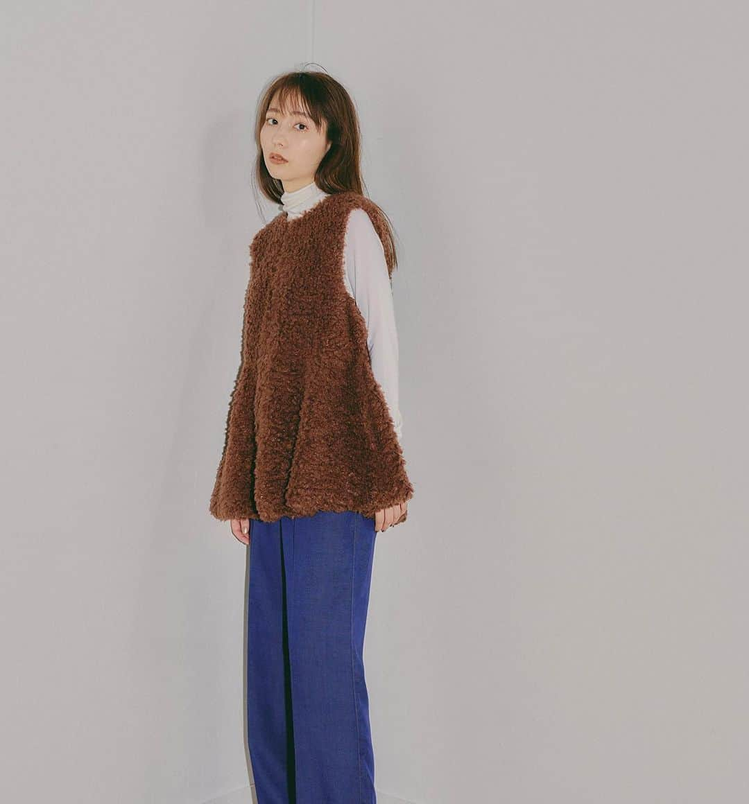 Droite lautreamontのインスタグラム：「◆FASHION × SUSTAINABLE ◆  -服の⼒で明⽇の世界を変えよう- #もっと洋服にできること  8⽉23⽇(水)〜9⽉3⽇(⽇)  サステナブルな取り組みをベースに、 私たちの地球・地球の仲間・⾃分へのご褒美、3つの「 LOVE 」をテーマにイベントを開催。 ファッションを楽しみながら、地球に優しい取り組みを。 サステナブルな素材を使⽤したコレクションや、今年100周年を迎えるディズニーTシャツを展開。 地球にLOVEなイベントです。  ——————————————————  #Droite#Droitelautreamont #droitelautreamont_staffsnap  #jlounge #jlounge_style #autumn #fashion #newarrival #2023autumn #lovefesta  #sustainable」