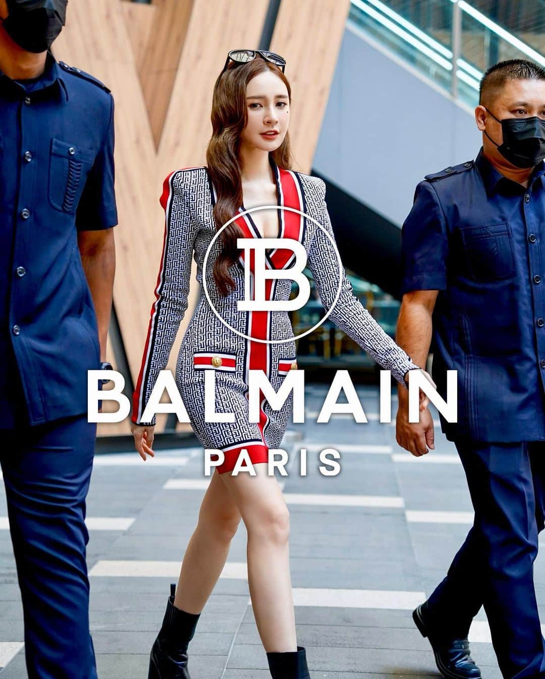 Yumi Wongのインスタグラム：「🐼🦾💄💋  #BalmainParis #Balmain #Fw23 #TheStarhillKL」