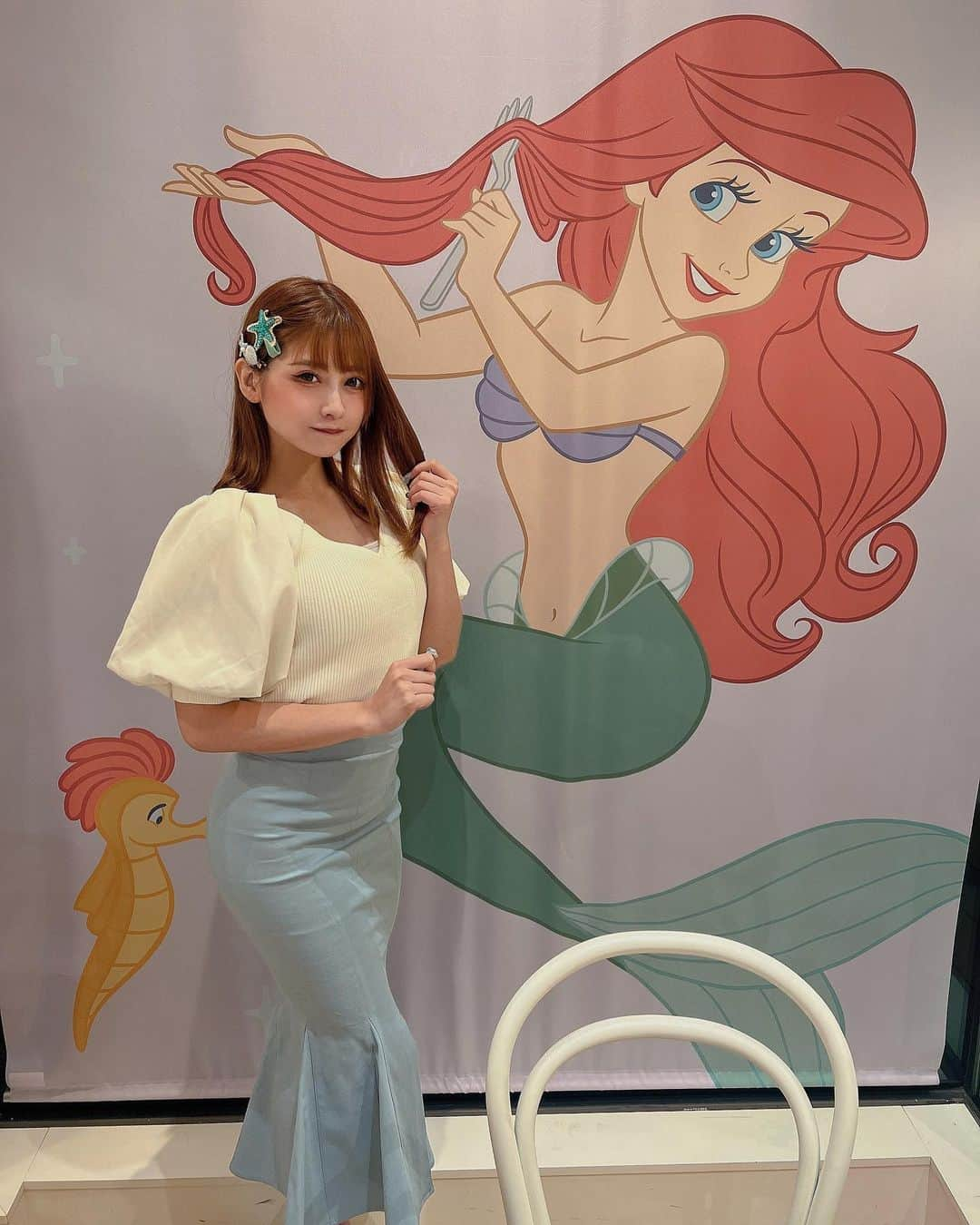 まりんさんのインスタグラム写真 - (まりんInstagram)「推しのプリンセスに会いに行ってきた🧜🏻‍♀️🫧🫧🩵🩵🩵💭  #アリエル  #リトルマーメイド #アリエルカフェ #原宿」8月23日 20時42分 - marin_burlesque